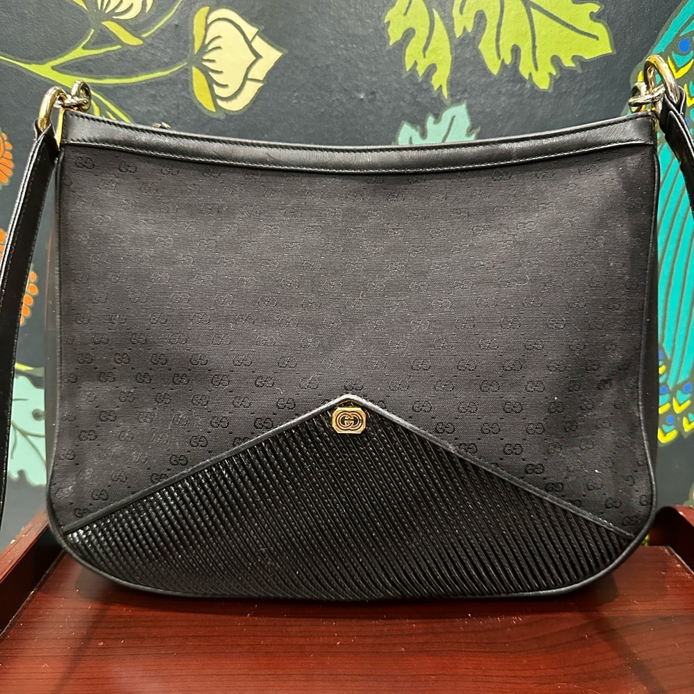 Vintage Gucci Navy GG Canvas Crescent Shoulder Bag - Picture 3 of 14